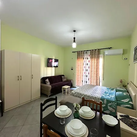 شقة Edi's Seaside Studio,durres