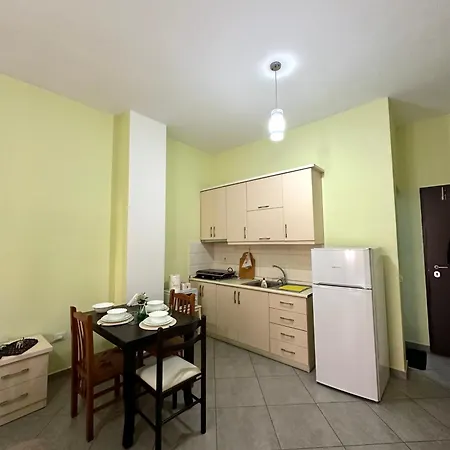 Edi's Seaside Studio,durres