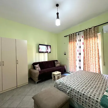 شقة Edi's Seaside Studio,durres دراس
