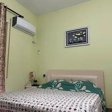 Edi's Seaside Studio,durres